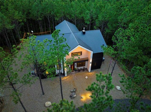 19 Bear Cedar Trl, Broken Bow, OK 74728