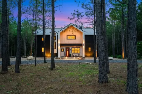 19 Bear Cedar Trl, Broken Bow, OK 74728