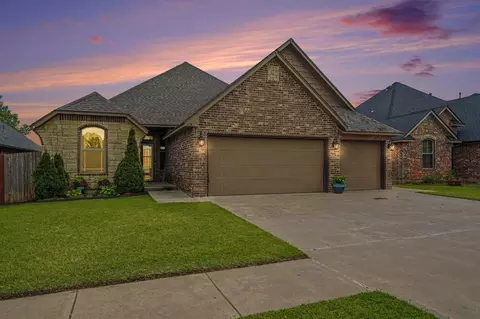 11920 SW 18th St, Yukon, OK 73099