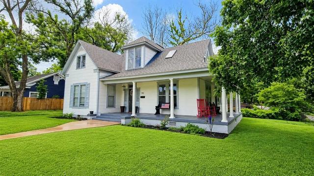 902 NW B St, Ardmore, OK 73401