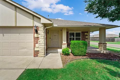 21201 River Lark Ln, Edmond, OK 73012