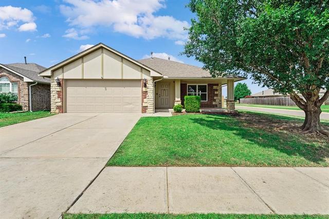21201 River Lark Ln, Edmond, OK 73012