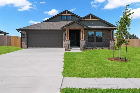 2495 Heather Rd, Blanchard, OK 73010