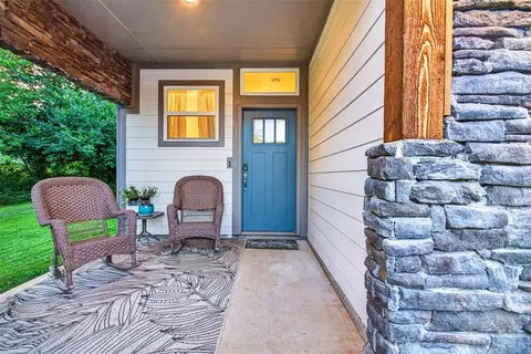 Exterior - 125 E 7th St, Arcadia, OK 73007 photo 6 of 11