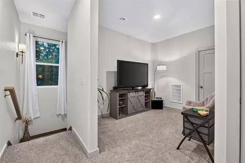 Entry Way - 125 E 7th St, Arcadia, OK 73007 photo 4 of 5