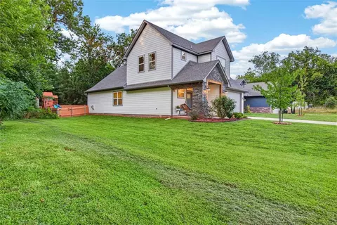 Exterior - 125 E 7th St, Arcadia, OK 73007 photo 4 of 11