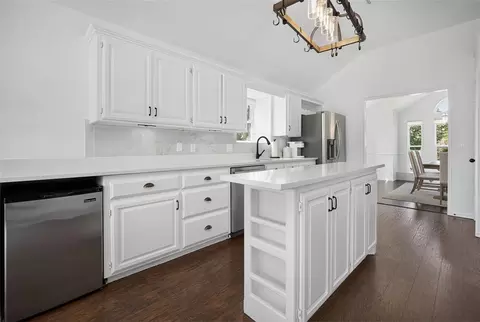 Kitchen - 10501 E Boyd St, Norman, OK 73026 photo 1 of 2