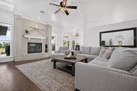 Living - 10501 E Boyd St, Norman, OK 73026 photo 1 of 3