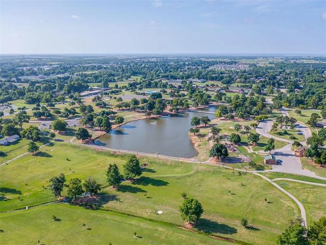 1209 Park Ave, Chickasha, OK 73018