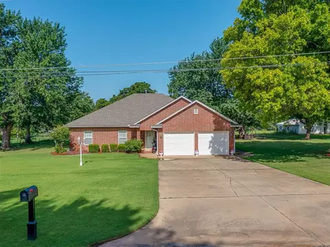 217 S Roselawn Ave, Midwest City, OK 73130