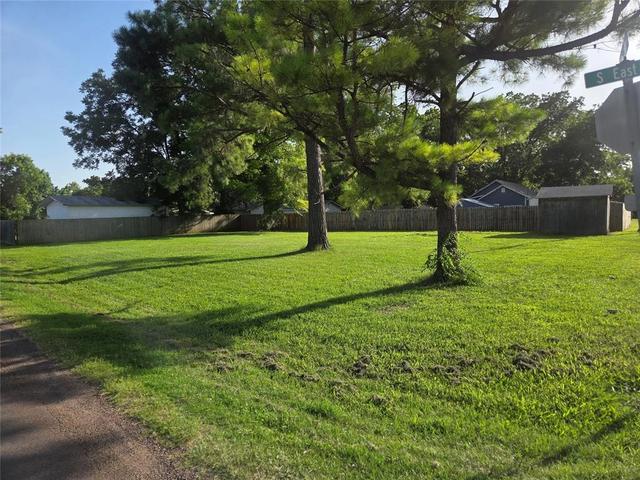 702 S East Ave, Wynnewood, OK 73098