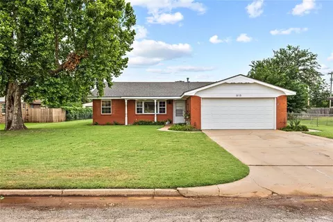 815 N 2nd St, Okeene, OK 73763