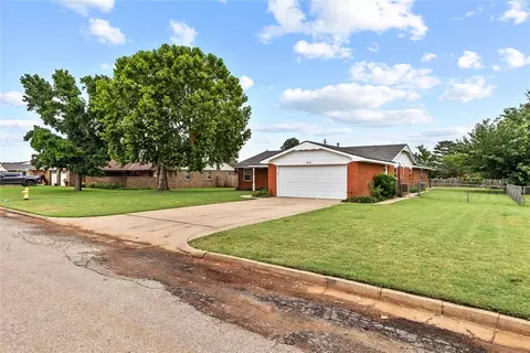 Exterior - 815 N 2nd St, Okeene, OK 73763 photo 2 of 6