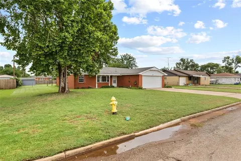 Exterior - 815 N 2nd St, Okeene, OK 73763 photo 3 of 6