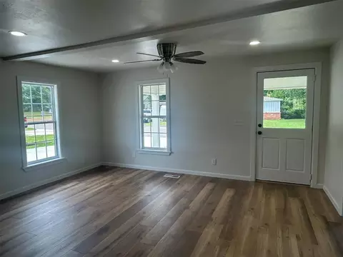 Living - 208 W Apache St, Marlow, OK 73055 photo 1 of 4