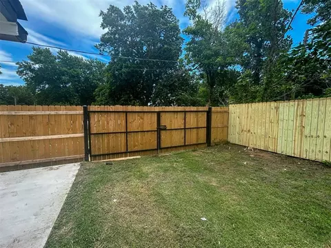 Exterior - 208 W Apache St, Marlow, OK 73055 photo 8 of 8