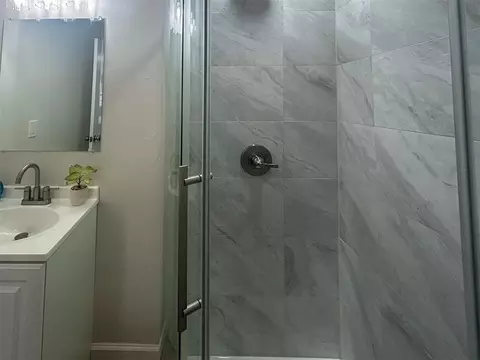 Bath - 208 W Apache St, Marlow, OK 73055 photo 3 of 10