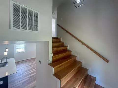 Entry Way - 208 W Apache St, Marlow, OK 73055 photo 3 of 3