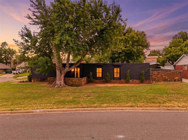 2904 Robin Rd, Midwest City, OK 73110