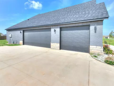 4704 SE 37th St, Moore, OK 73160 photo 49
