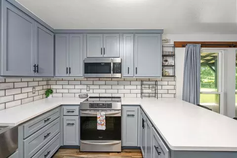 Kitchen - 15615 S Pottawatomie Rd, Mcloud, OK 74851 photo 2 of 4