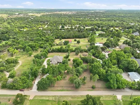 3318 E 44th St, Edmond, OK 73013