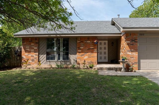 12052 Czech Hall Cir, Yukon, OK 73099