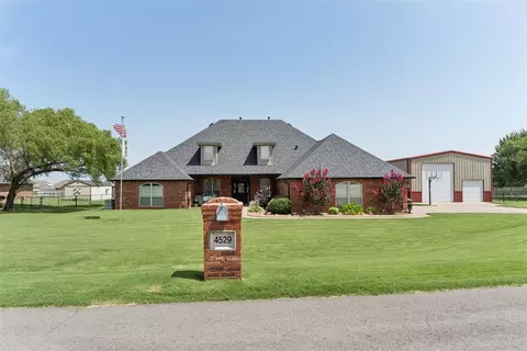 4529 Hillcrest Ln, Edmond, OK 73025