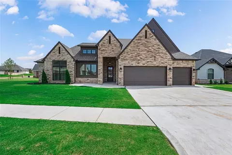 10505 Two Lakes Dr, Yukon, OK 73099