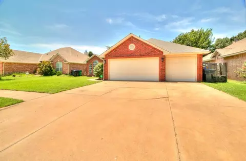 15613 Sandstone Ter, Moore, OK 73170 photo 4