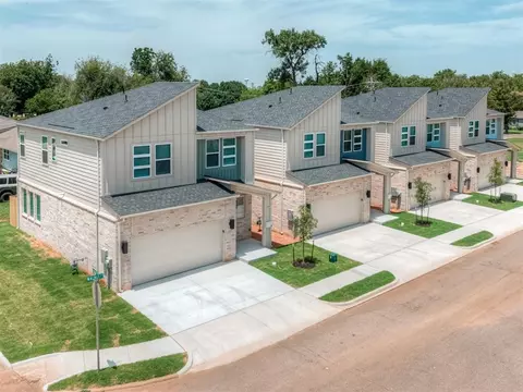 21 N Walnut St, Edmond, OK 73003