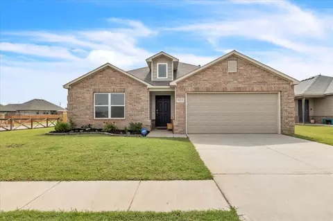 9824 High Noon Rd, Yukon, OK 73099