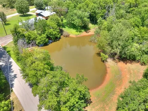 View/Area - 400 Ridgewood Dr, Tuttle, OK 73089 photo 3 of 4