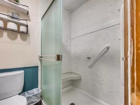 Bath - 400 Ridgewood Dr, Tuttle, OK 73089 photo 3 of 6