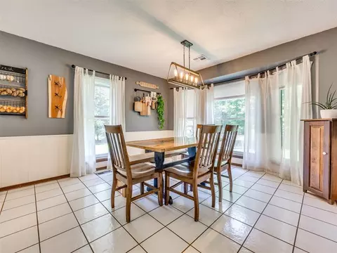 Dining - 400 Ridgewood Dr, Tuttle, OK 73089 photo 2 of 2