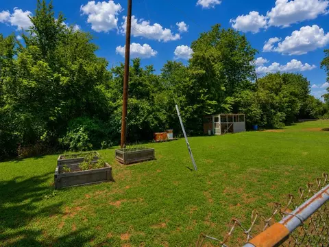 Exterior - 400 Ridgewood Dr, Tuttle, OK 73089 photo 4 of 4