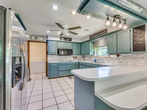 Kitchen - 400 Ridgewood Dr, Tuttle, OK 73089 photo 1 of 4