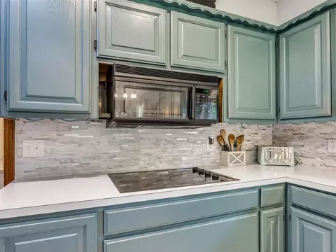 Kitchen - 400 Ridgewood Dr, Tuttle, OK 73089 photo 4 of 4
