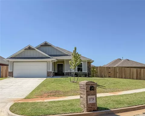 11728 SW 14th St, Yukon, OK 73099