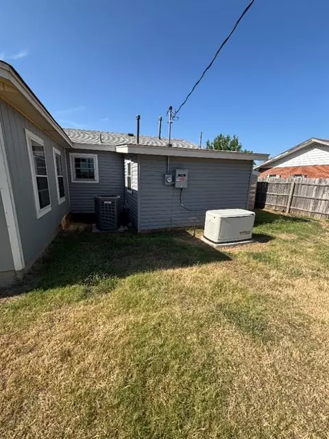 Exterior - 722 E 8th St, Olustee, OK 73560 photo 1 of 1