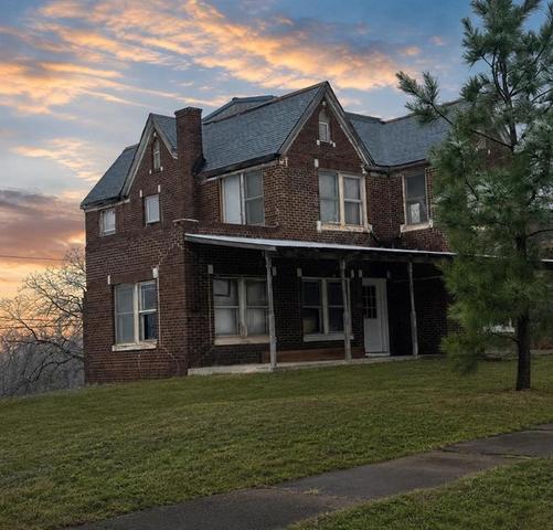 1215 Sunset Dr, Wewoka, OK 74884