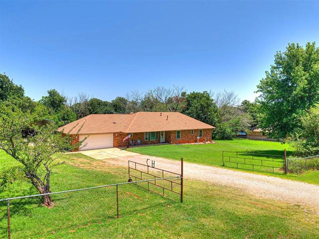 8704 Blackberry Rdg, Edmond, OK 73034