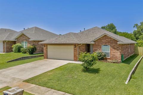 121 Tecumseh Meadows Dr, Norman, OK 73069