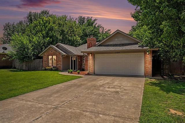 1709 Overland Trl, Choctaw, OK 73020