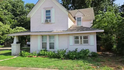 902 W Warner Ave, Guthrie, OK 73044