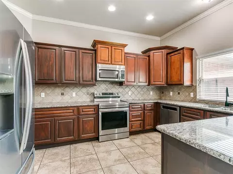 2195 S Dobbs Rd, Harrah, OK 73045 photo 2