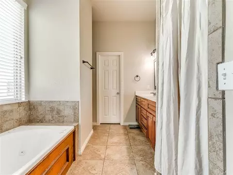 2195 S Dobbs Rd, Harrah, OK 73045 photo 22