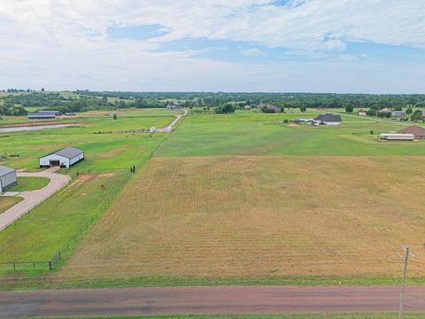 2220 West Burr Oak Road, Goldsby, OK 73093