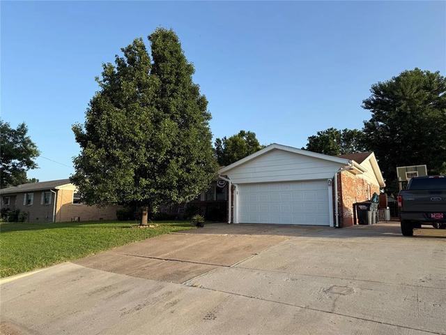 122 Sooner Dr, Stroud, OK 74079