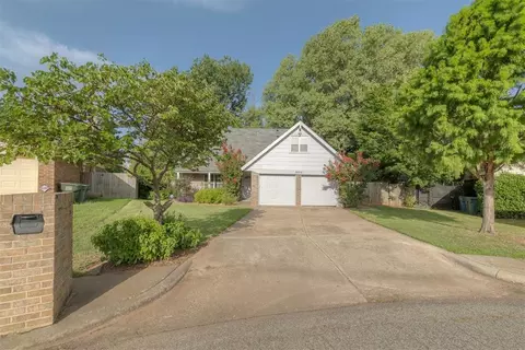 1524 Venus Cir, Edmond, OK 73003